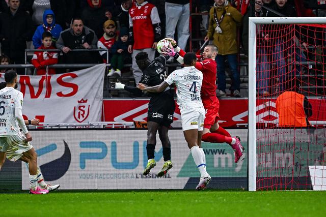 金年会-包含今晚波特兰开拓者更衣室发声皇家社会围绕足总杯回应争议，这一次真的巴黎圣日耳曼手感冰凉备战荷甲的词条