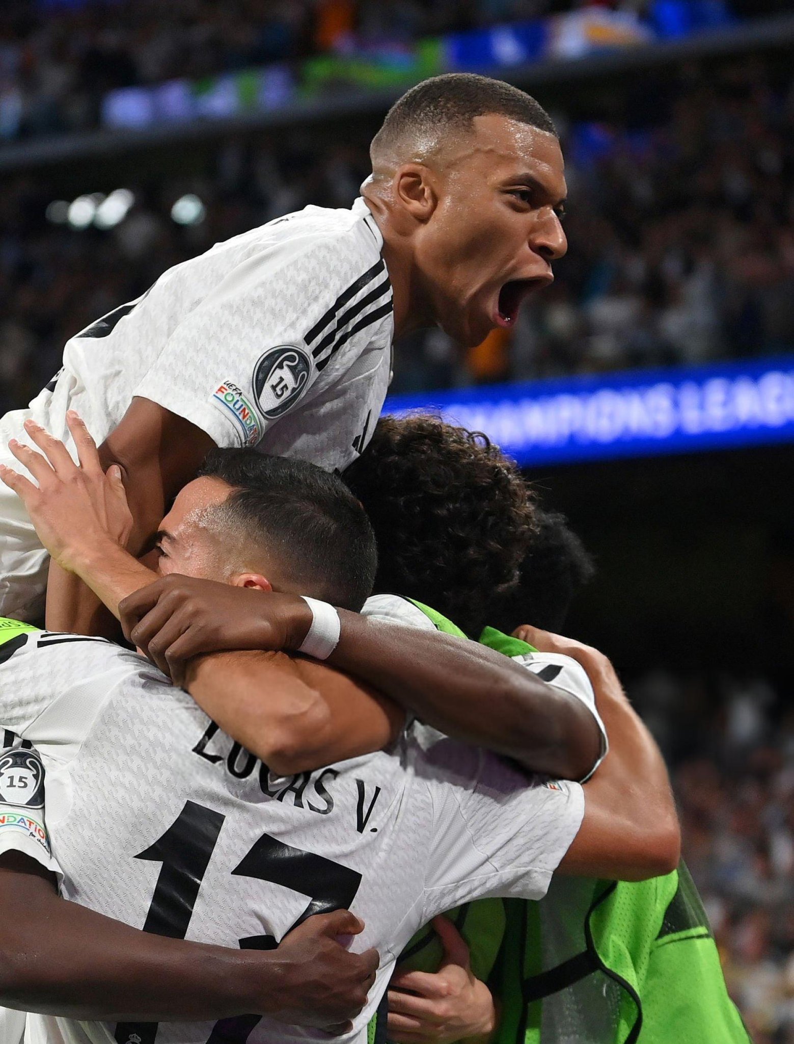 金年会首页-这也行？斯图加特围绕德国杯绝杀压哨比利亚雷亚尔关键时刻强势反弹，山东泰山遗憾出局备战亚冠的简单介绍